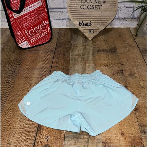 Lululemon Hotty Hot Short II (Long 4")
Ice Milk - Picture 7 of 14